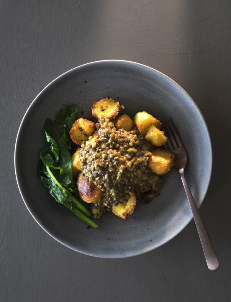 http://chelseawinter.co.nz/wp-content/uploads/2023/08/Dahl-with-crispy-potatoes-783x1024.jpg